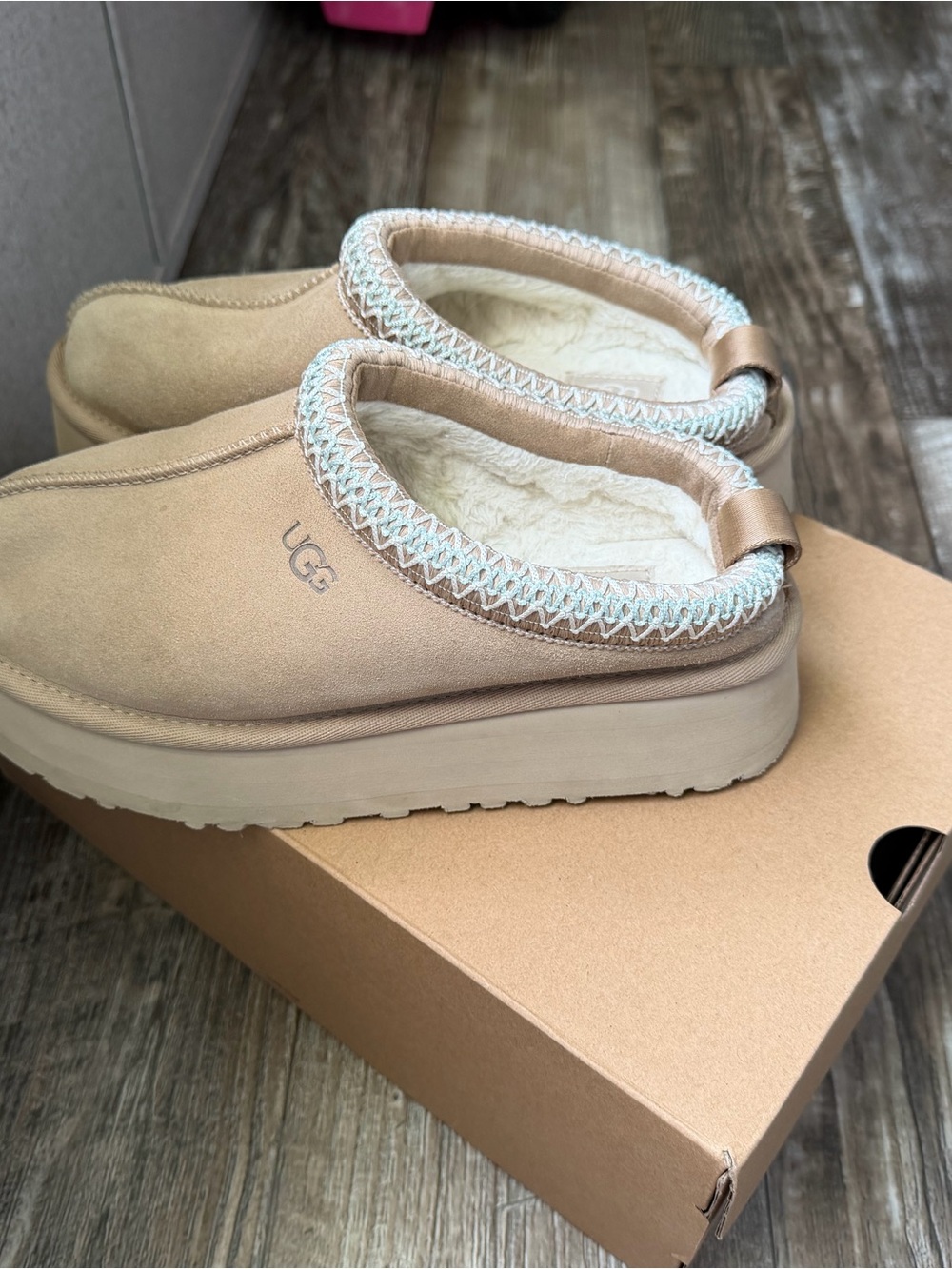 UGG Women's Tasman Slip-On Shearling Lined Clog - Sand